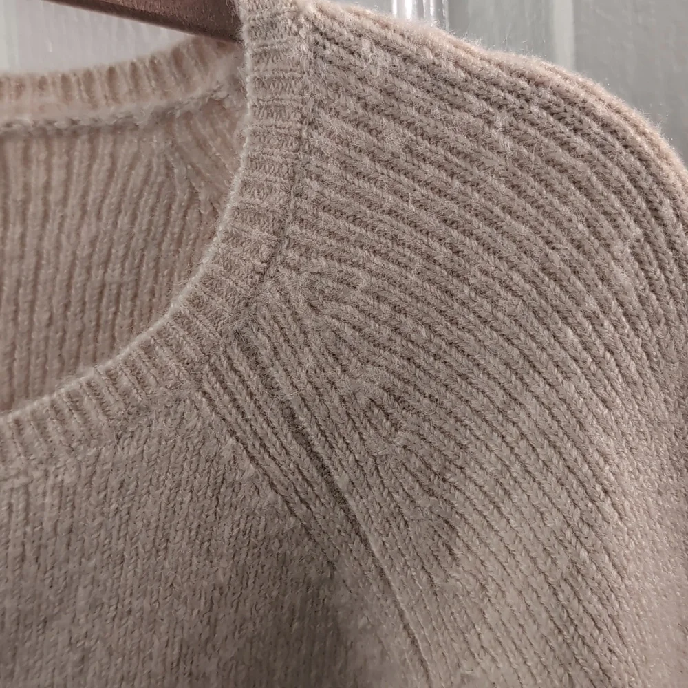 Ann Taylor Soft Light Pink Knit Sweater - Picture 8 of 9